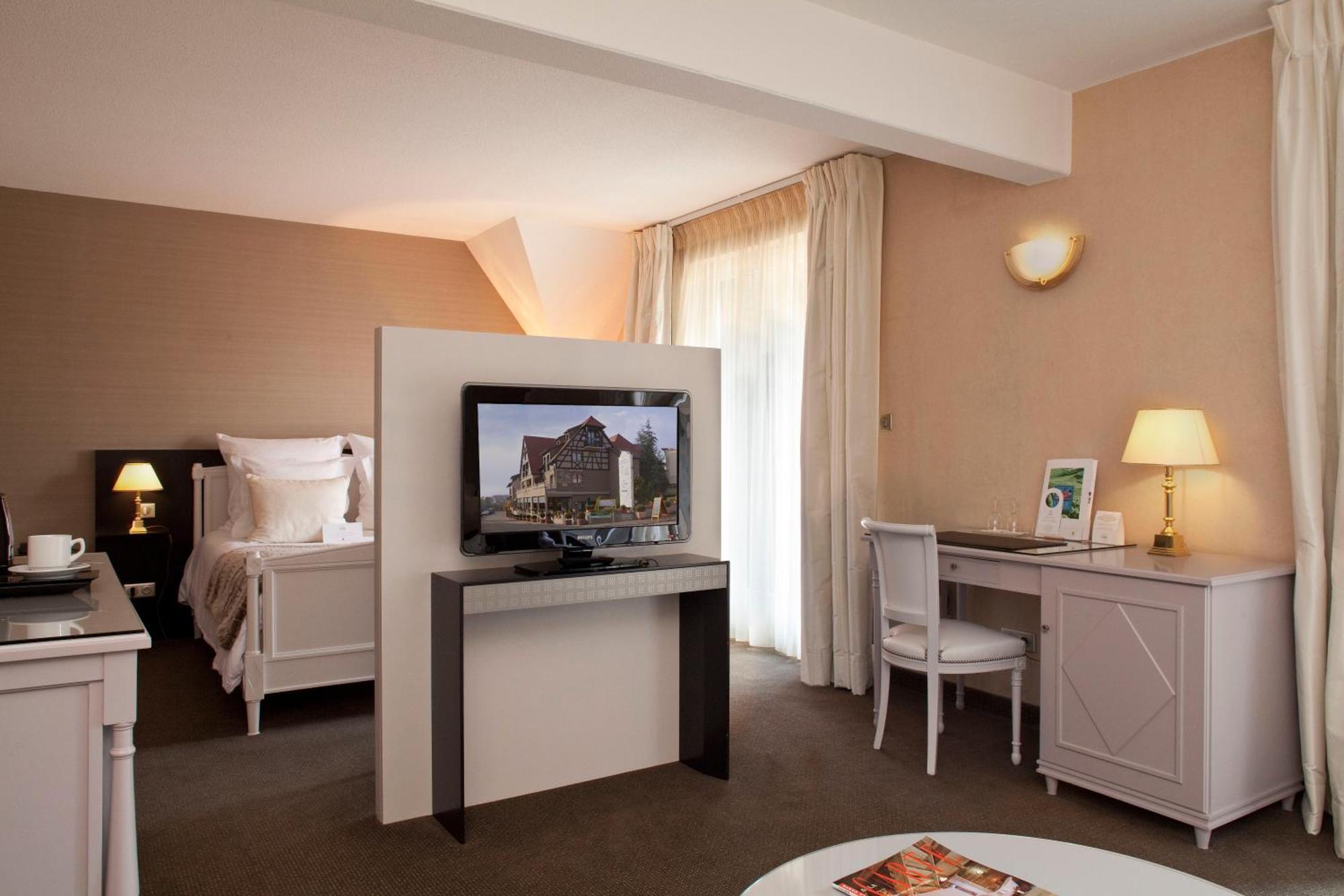 Logis Hotel Le Parc & Spa Saint-Hippolyte  Exterior foto
