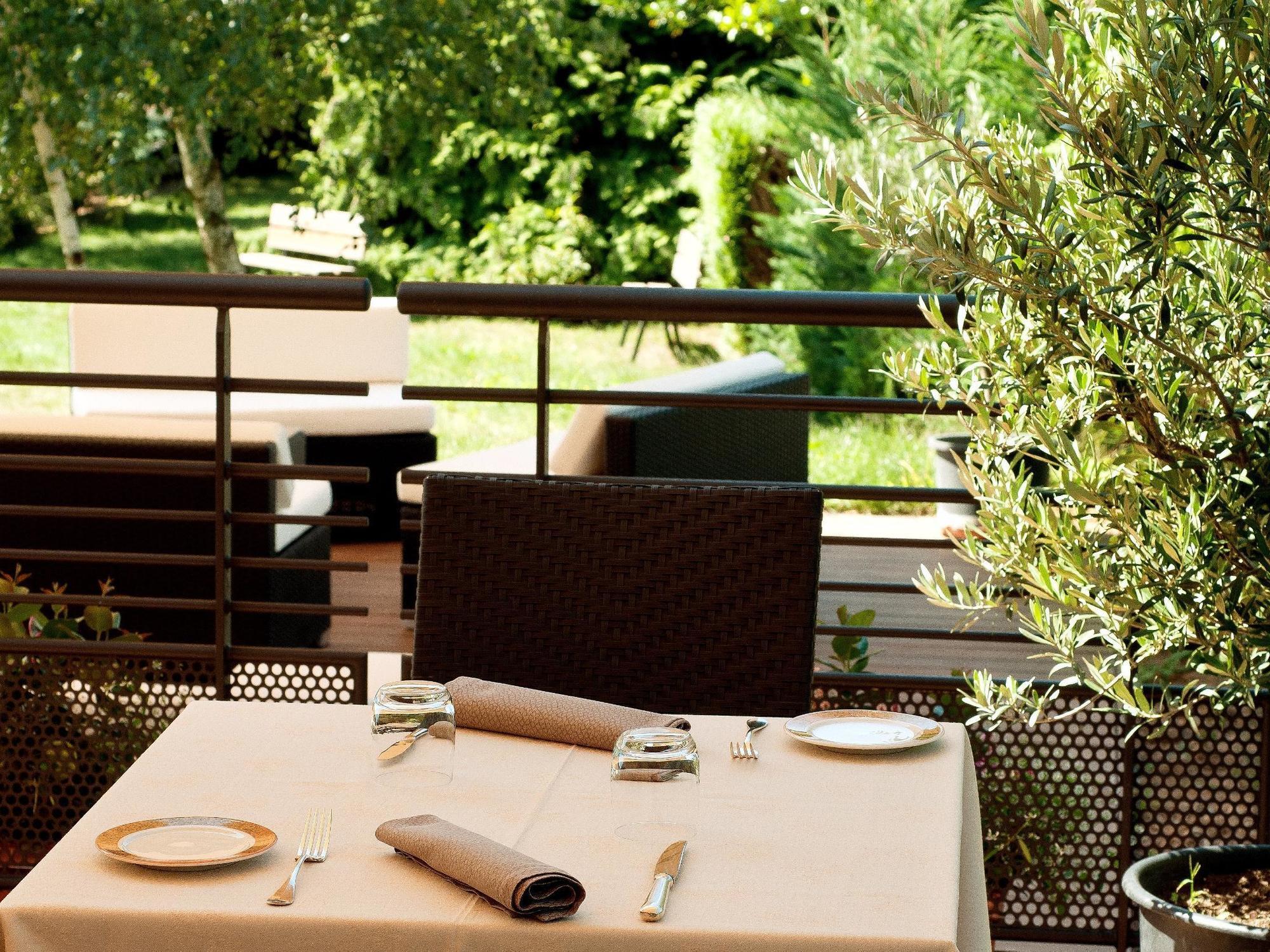Logis Hotel Le Parc & Spa Saint-Hippolyte  Exterior foto